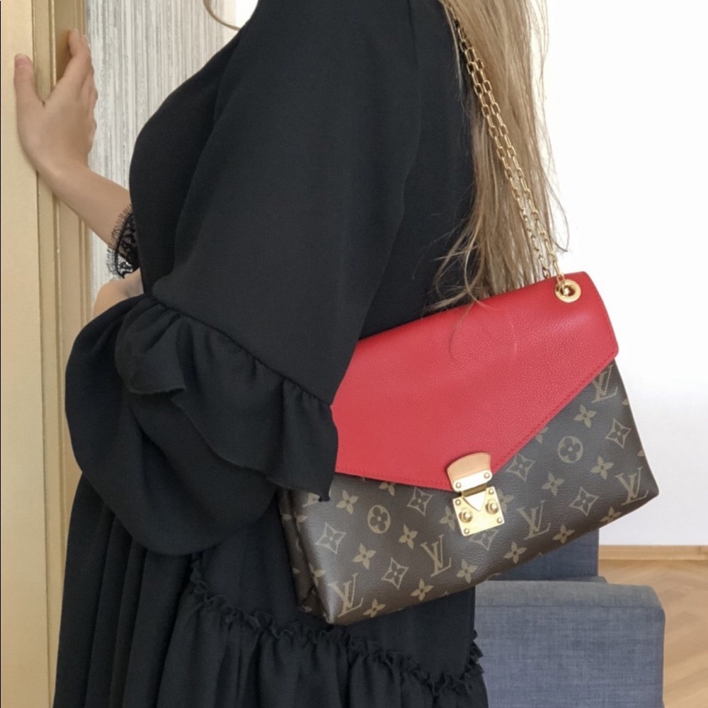 ❌SOLD❌ Louis Vuitton Red Pallas Gold Chain Bag